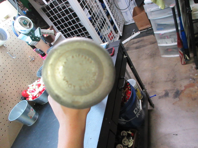 Load image into Gallery viewer, Used 33" Softball Bat
