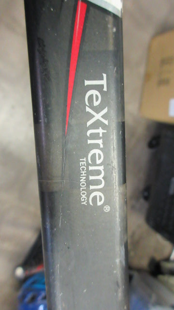 Load image into Gallery viewer, Used Bauer Vapor Apex 63&quot; Hockey Stick - RH - small tip wear
