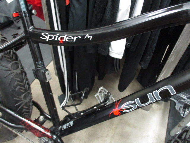 Load image into Gallery viewer, Used Sun Spider AT 3 Speed 26&quot; Big  Tire Bicycle

