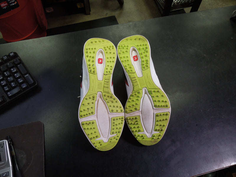 Load image into Gallery viewer, Used Footjoy Strato Lite Youth Golf Shoes Size 3
