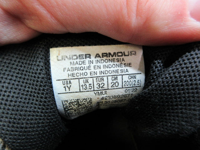 Load image into Gallery viewer, Used Under Armour Spotlight Franchise RM 2.0 Jr. Football Cleats - Size Youth 1
