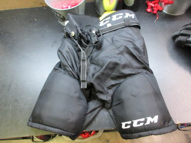 Load image into Gallery viewer, Used CCM Tacks Hockey Breezer - Size Jr Small
