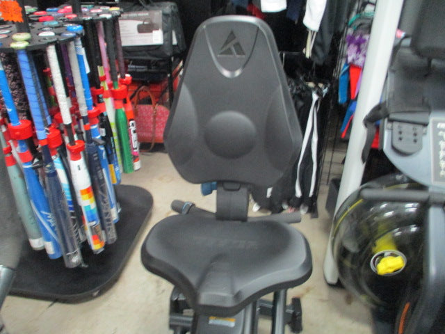 Load image into Gallery viewer, Used Teeter Free Step SE2001 Seated Elliptical
