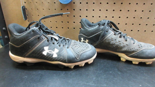 Used Under Armour Leadoff Baseball Cleats - Size 8