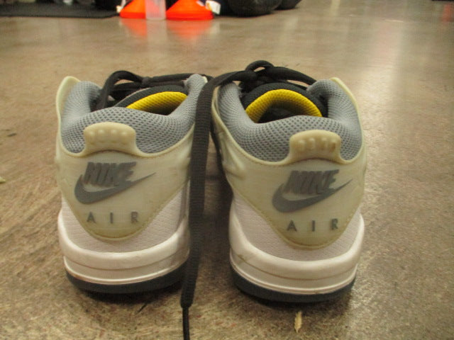 Load image into Gallery viewer, Used Nike Air Jordans 23 Flight Skate Shoes Size 5.5

