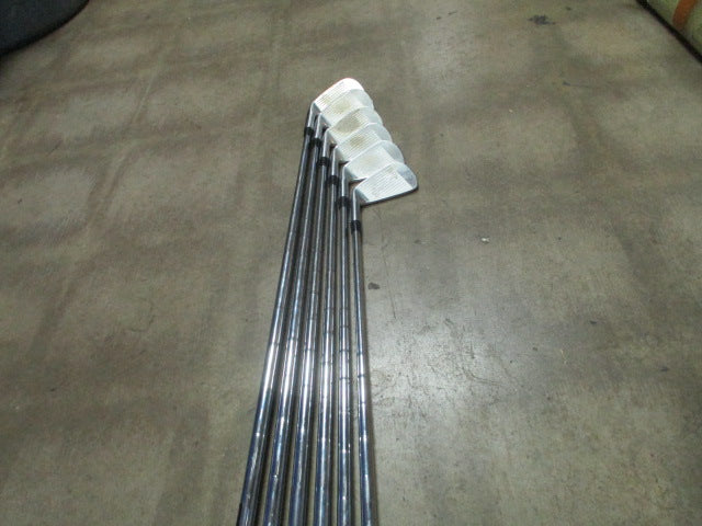 Load image into Gallery viewer, Used Titleist CB 620 Forged 6-Piece Iron Set 4-9 Irons

