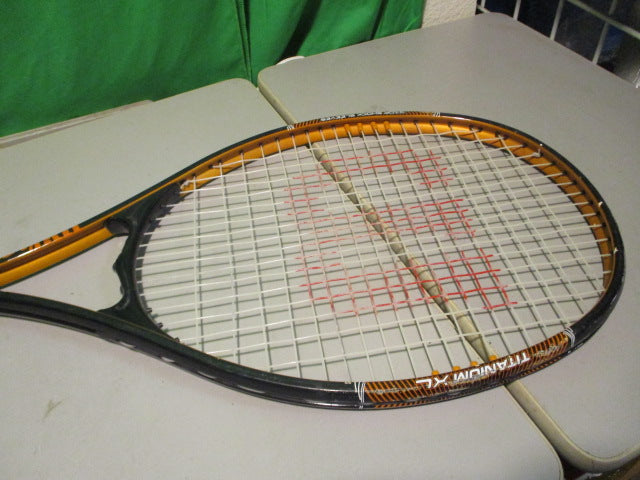 Load image into Gallery viewer, Used Wilson V - Martrix 27&quot; Tennis Racquet
