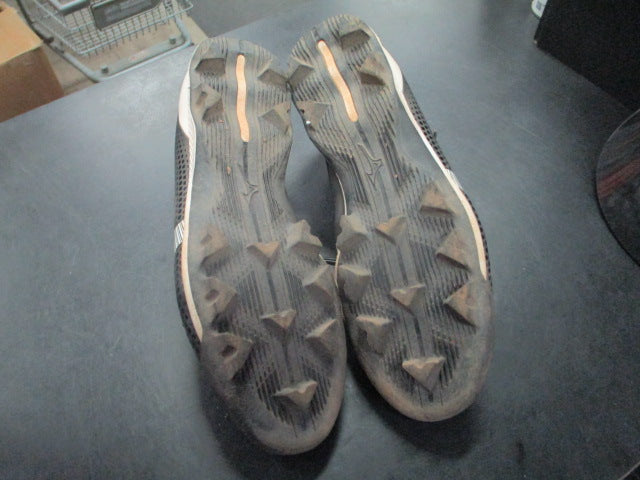 Load image into Gallery viewer, Used Mizuno Wave Cleat Size 8.5
