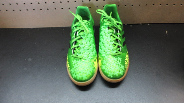 Load image into Gallery viewer, Used Adidas Predator Absolado Indoor Soccer Shoes - Size 7
