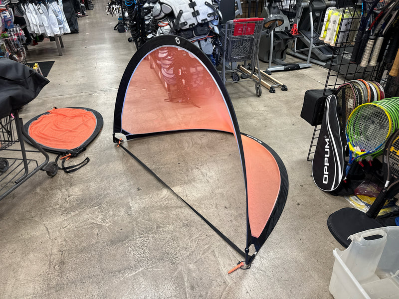 Load image into Gallery viewer, Used GOLME Pro 4 ft Pop Up Soccer Goal 2 pc Set with Carry Bag
