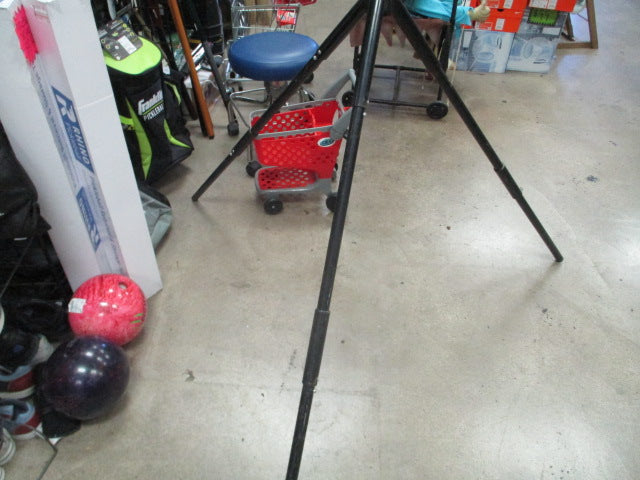 Load image into Gallery viewer, Used Atec M1 Jr. Softball Pitching Machine
