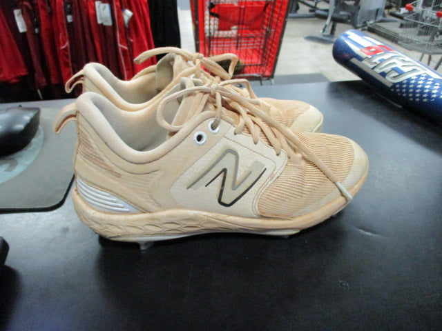 Load image into Gallery viewer, Used New balance Size 7 Metal Cleats
