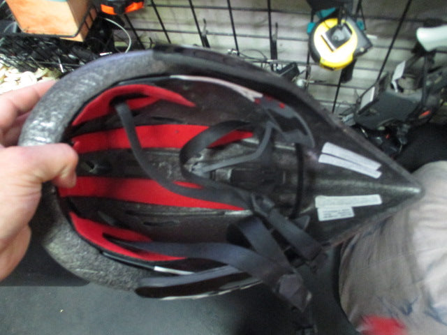 Load image into Gallery viewer, Used Giro Advantage 2 Size Medium Bicycle Helmet
