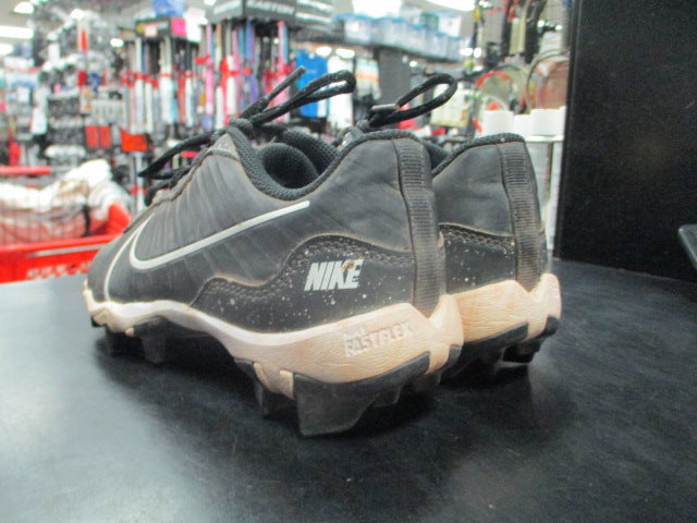 Load image into Gallery viewer, Used Nike Fast Flex Cleats In Black Size 2Y
