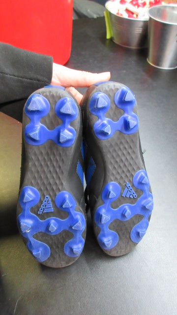 Load image into Gallery viewer, Used Adidas Soccer Cleats - Size 1
