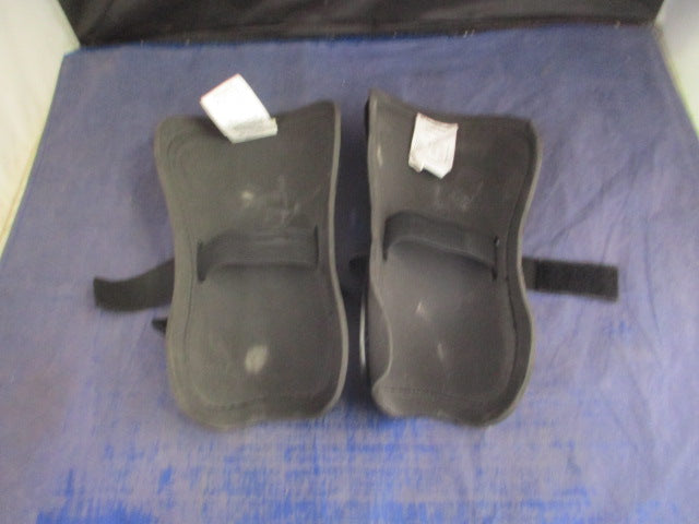 Load image into Gallery viewer, Used Champro D3 Molded Shin Guards Size Large
