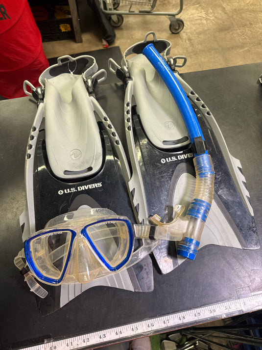 Used US Divers Dive Kit Temperd Goggles, Snorkle and Fins With Mesh Carry Bag