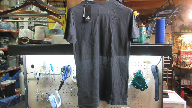 Load image into Gallery viewer, Adidas Delaware Blue Hens Short Sleeve Shirt - Size Medium
