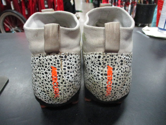 Load image into Gallery viewer, Used Nike Mercurial Size Youth 4 Soccer Cleats (Has Hole)
