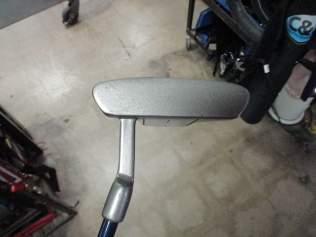 Load image into Gallery viewer, Used Dunlop Loco Tour 32&quot; Junior Putter
