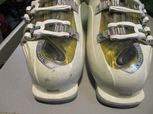 Used Salomon 7 Divine RS Ski Boots Size 24
