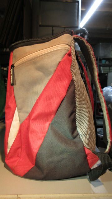 Load image into Gallery viewer, Used Louisville Slugger Youth Genuine 4 Bat Back Pack
