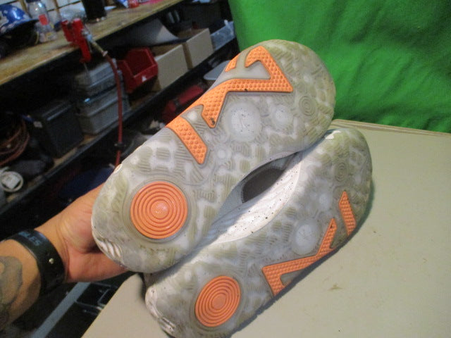 Load image into Gallery viewer, Used Nike Paul George 6 Fluoro Size 8.5 Basketball Shoes
