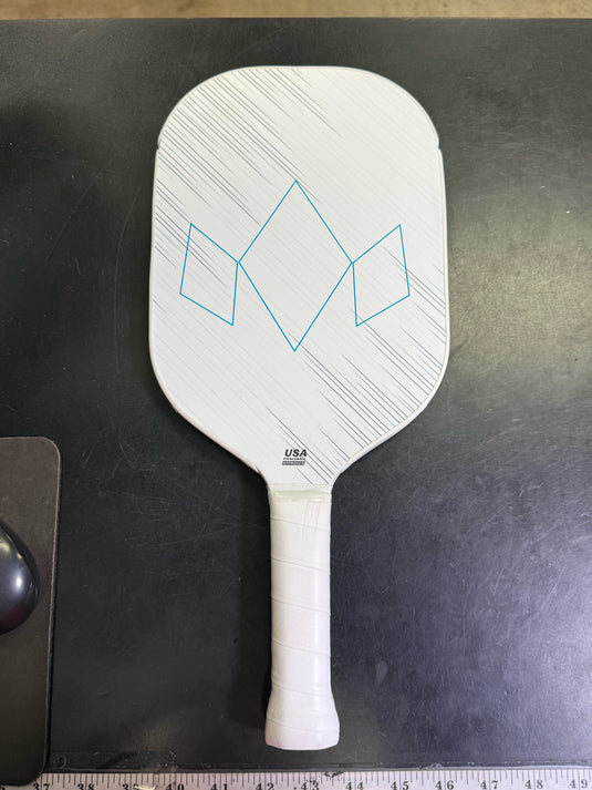Used Diadem Icon XL V2 Pickleball Paddle DEMO
