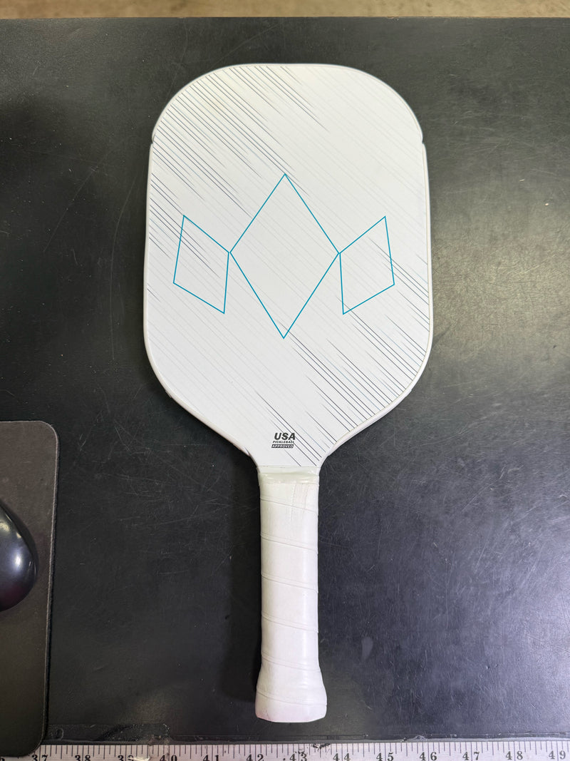 Load image into Gallery viewer, Used Diadem Icon XL V2 Pickleball Paddle DEMO
