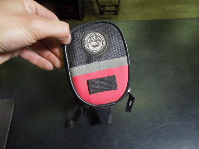 Load image into Gallery viewer, Used Cycle Co. Social Ride Bicyle Saddle Bag
