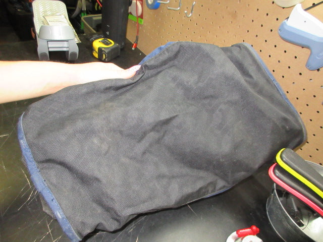 Load image into Gallery viewer, Used Nike Small Duffle Bag

