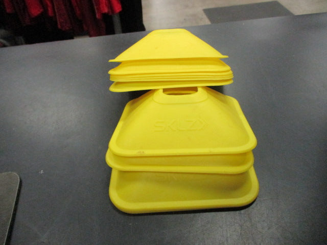 Load image into Gallery viewer, Used Sklz Set Of 10 Square Cones
