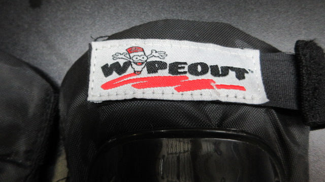 Load image into Gallery viewer, Used Wipeout Knee Pads - Youth Med
