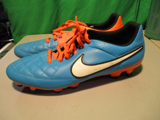 Load image into Gallery viewer, Used Nike Tiempo Size 10.5 Soccer Cleats
