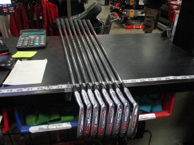 Load image into Gallery viewer, Vintage Ben Hogan APEX II White Cameo 8pc RH Blade Iron Set Equilizer and 3-9i
