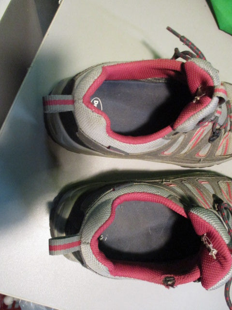 Load image into Gallery viewer, Used Hiking Shoes Size 8
