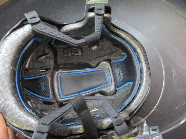 Load image into Gallery viewer, Used Bauer 7500 Adjustable Hockey Helmet
