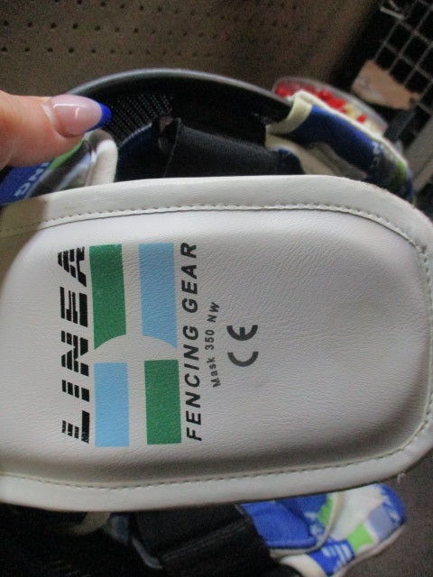 Load image into Gallery viewer, Used Linea Fencing Epee Mask W/ Removable Lining - Size Medium

