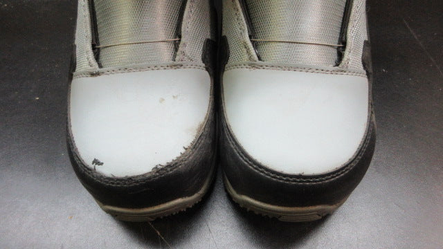 Load image into Gallery viewer, Used 5th Element Boa Snowboarding Boots - Size 8
