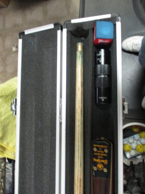 Load image into Gallery viewer, Used Jian Ying Billiards 5 Piece Pool Cue Set W/ Case
