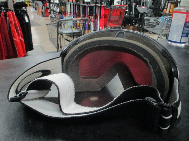 Load image into Gallery viewer, Used Oakley Prizm Snow Goggles
