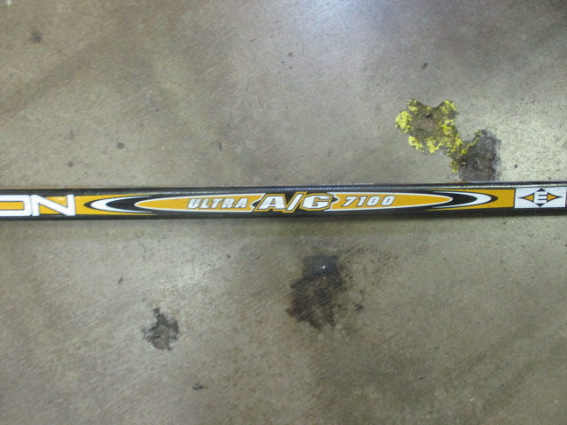 Load image into Gallery viewer, Used Easton Ultra A/G 7100 Hockey Stick
