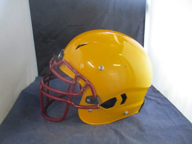 Load image into Gallery viewer, Used Schutt Vengeance A11 Youth Size Small - jawpads behind counter
