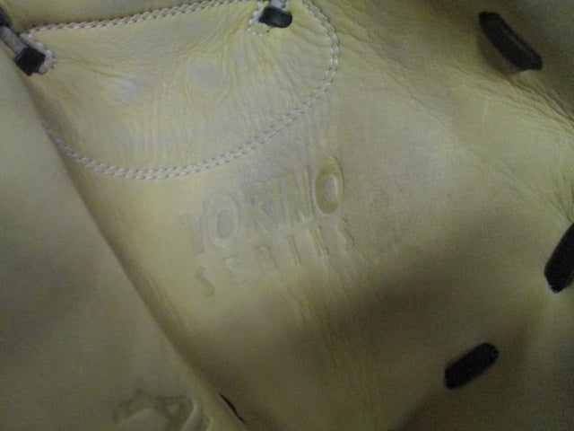 Load image into Gallery viewer, Used Akadema ASM47 Torino Glove Series Catchers Mitt 33" RHT
