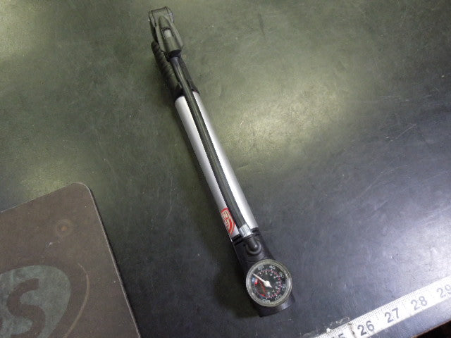 Load image into Gallery viewer, Used Schwinn Air Sport Pro Frame Pump
