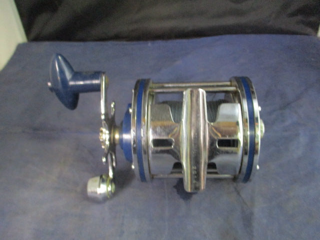Load image into Gallery viewer, Used Olympic Dolphin 614 Fishing Reel w/ Line
