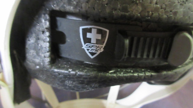 Load image into Gallery viewer, Used Cascade CPVR Lacrosse Helmet w/ Chinstrap Size M/L
