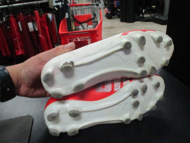 Load image into Gallery viewer, Used Puma Suede Classic Size 6 Soccer Cleats
