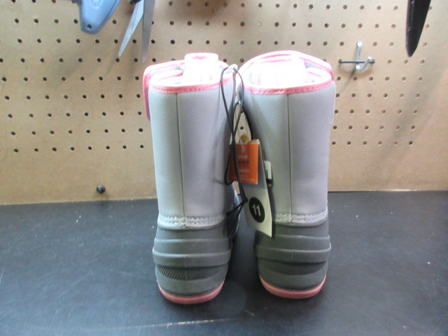 Load image into Gallery viewer, Used Cat &amp; Jack Kids Snow Boots - Size 11
