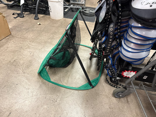 Used Backyard Birdie Chipping Trainer with Carry Bag and Training Balls